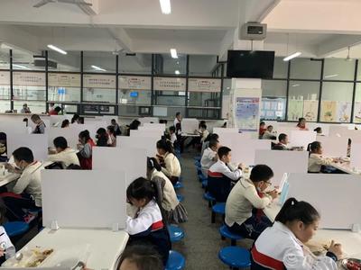 近30万厦门中小学生在校午餐 午休平躺睡要纳入…