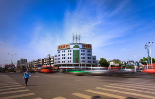 城市节奏中的定格与传承 从庐江论坛到仙岳小学的影像叙事